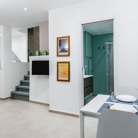 Modern Macha Apartment By Wonderful Italy 卡塔尼亚 外观 照片